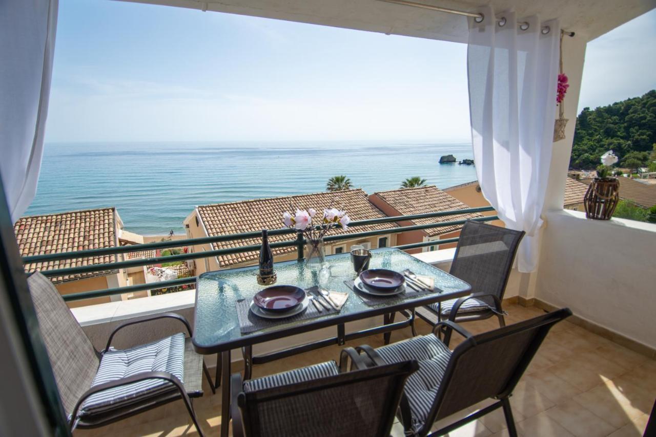 Alexandras On The Beach And Pool Apt Glyfada  Exterior photo