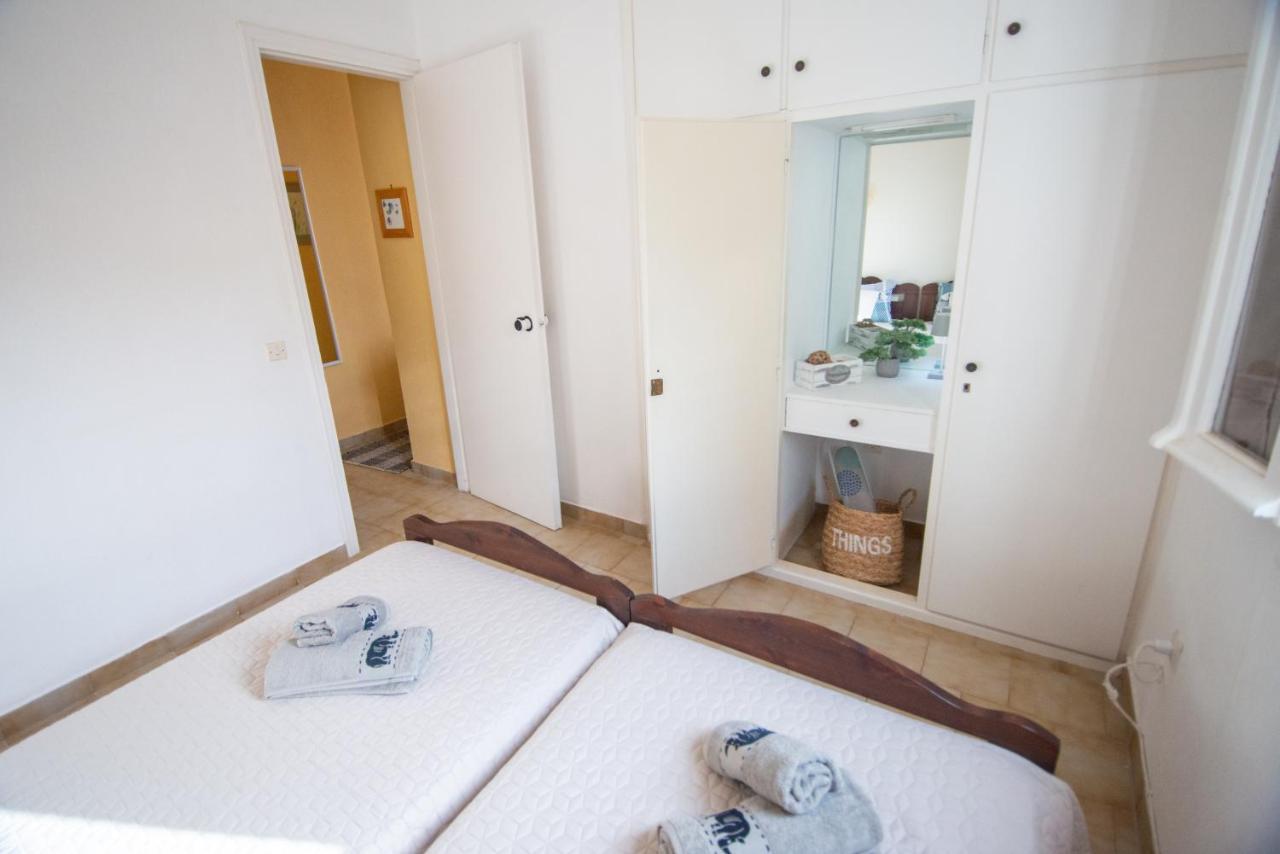 Alexandras On The Beach And Pool Apt Glyfada  Exterior photo